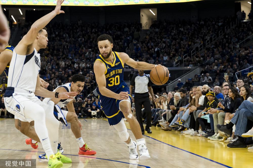 小托马斯近况：参加比尔婚礼，35岁仍怀念NBA，与漂亮妻子幸福生活