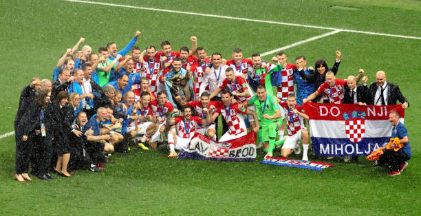 青年队中的 青年队中的